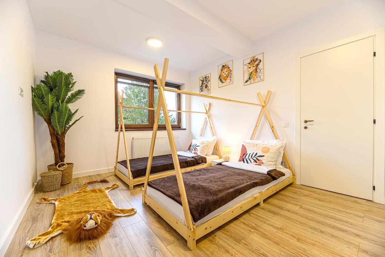 Safari Family Villas Near Park Aventura,Lake,Zoo ブラショフ エクステリア 写真